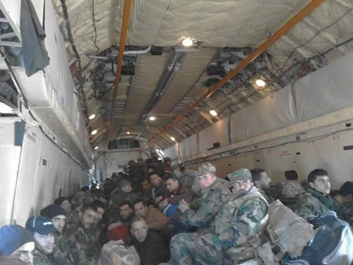 Des militaires de la Garde présidentielle se dirigeant à Deir Ezzor