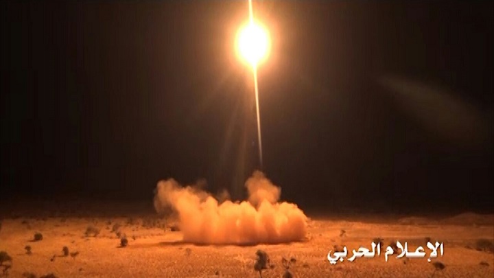 Yémen : Pour la 1ère fois, un missile yéménite s’abat à l’ouest de Ryad