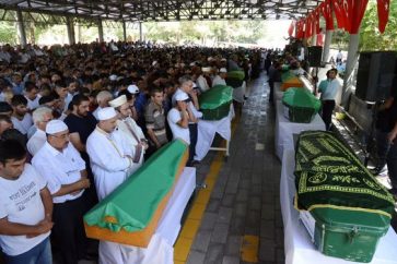 morts kurdes. obsèques, prière de la mort