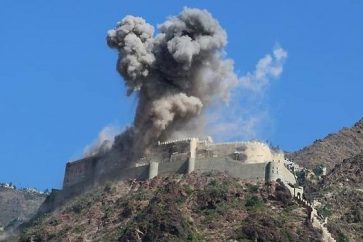 الجيش اليمني واللجان الثورية يقصفان مواقع عسكرية سعودية بعشرات الصواريخ