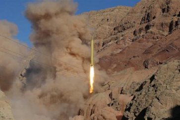 Le missile iranien Zoulfiqar tiré contre un QG de Daesh dans la ville Al-Mayadine