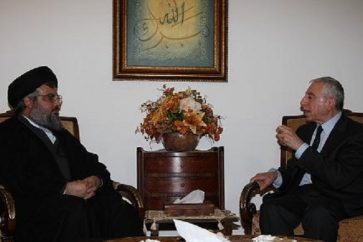 Une ancienne rencontre entre sayed Hassan Nasrallah et Nayef Hawatmeh du FPLP en 2009