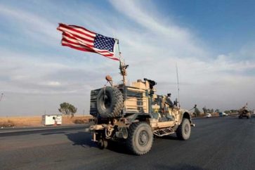 Deux roquettes se sont abattues, dimanche 4 avril, près de la base aérienne de Balad, abritant des soldats américains au nord de Bagdad (Archives)