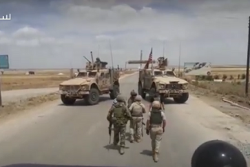 Deux véhicules américains ont intercpeté une patrouille russe dans la province de Hassaké