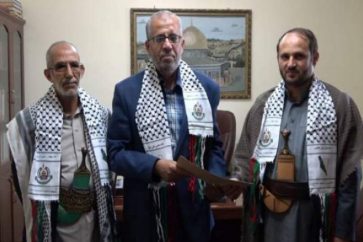 Les membres du bureau politique du mouvement yéménite Ansarullah, Fadl Abu Talib et Abdullah Hashem al-Siyani ont rencontré lundi 27 juillet à Sanaa le chargé d’affaire du Hamas au Yémen Moaz Abou Shamala