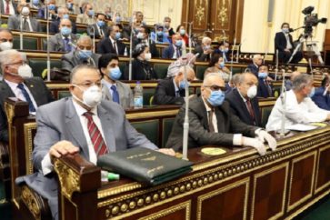 Le Parlement égyptien a approuvé à l'unanimité l'envoi "d'éléments de l'armée égyptienne dans des missions de combat hors des frontières