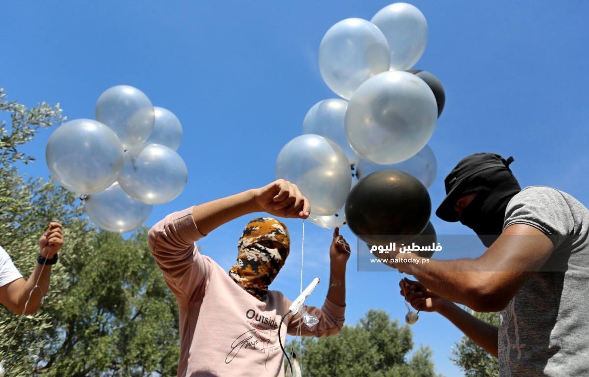 Les ballons incendiaires tirés depuis Gaza ont déclenché plus de 400 incendies en ‘Israël’