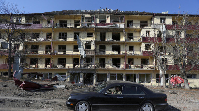 Images de dégâts causés par les combats à Chouchi dans le Haut-Karabakh