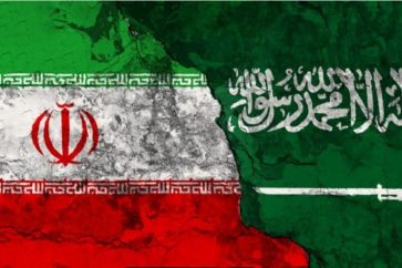 Drapeaux de l'Iran et de l'Arabie
