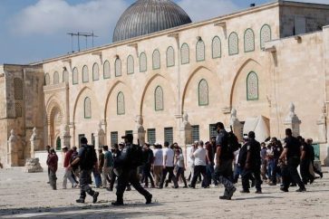 44 colons ont profané la mosquée Al-Aqsa