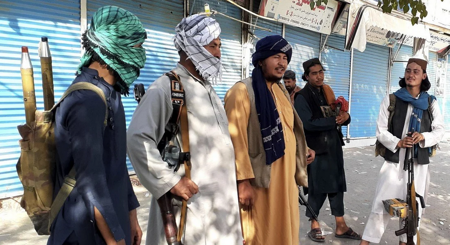 Les talibans contrôlent désormais huit des 34 capitales provinciales afghanes