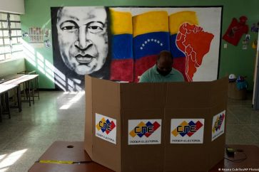 Le pouvoir a remporté 20 des 23 postes de gouverneur et la mairie de Caracas.