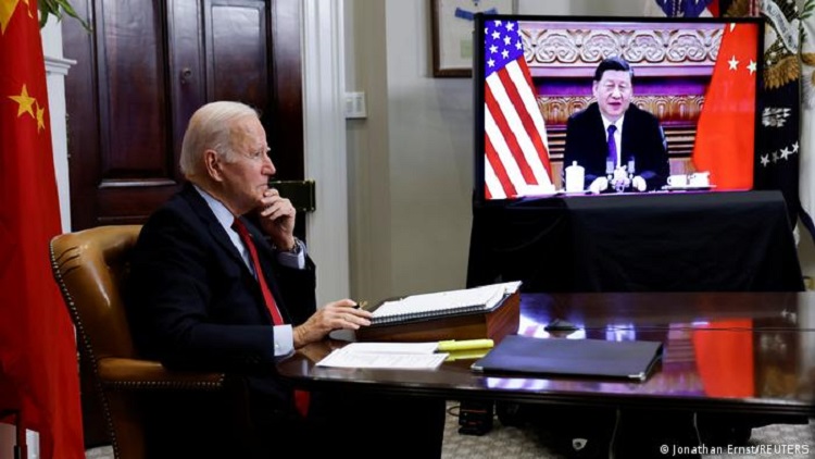 "La priorité du président Biden (pendant la conversation) sera de demander à la Chine de ne pas donner à la Russie les moyens de compenser les sanctions internationales, et de ne pas envoyer d'équipements pour la machine de guerre russe en Ukraine"