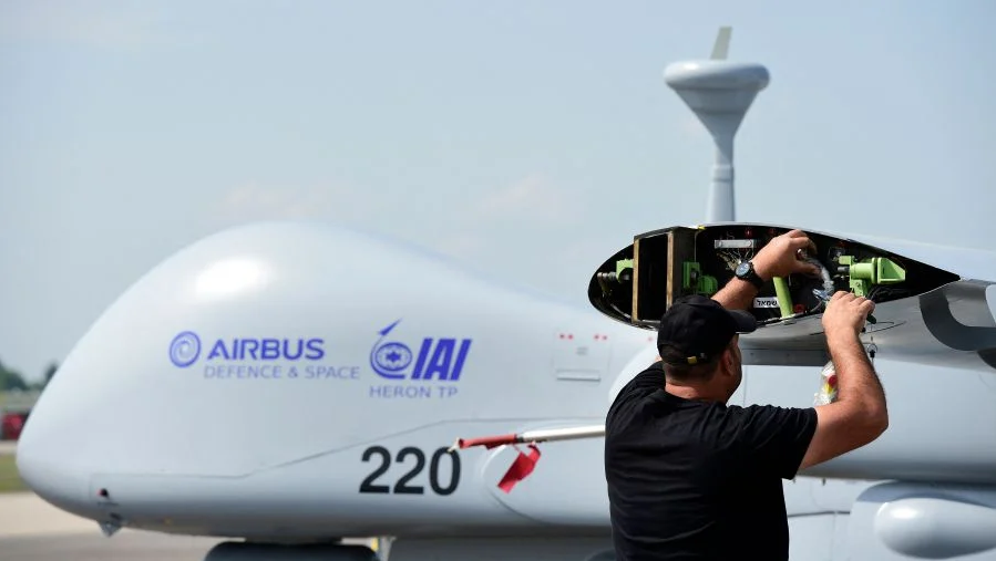 Berlin a approuvé l'achat de 140 drones armés du modèle israélien Heron TP.