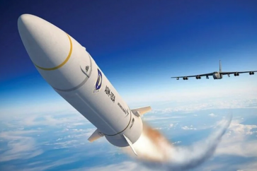 Le Lockheed Martin Hypersonic Air-Breathing Weapon Concept (HAWC) aurait été lancé depuis un bombardier B-52 au large de la côte ouest.