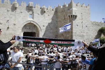 « Il faut empêcher la soi-disant marche des drapeaux israéliens à atteindre la place de Bab al-Amud, sur laquelle l'occupation tente d’imposer sa souveraineté, et s’y efforce de judaïser ».