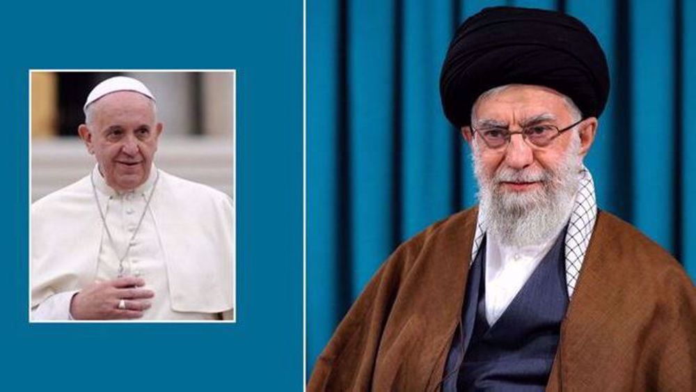 Le pape François et le l'Ayatollah Sayed Ali Khamenei.