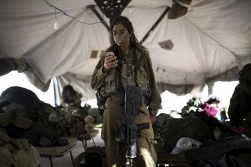 soldate_israelienne