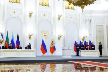 Une cérémonie a eu lieu le 30 septembre au Kremlin afin d'entériner le rattachement du Donbass, de Kherson et de Zaporojie à la Fédération de Russie.