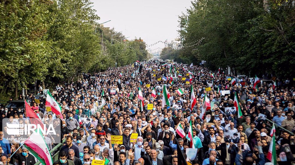 Des centaines de milliers d'Iraniens sont descendus dans les rues pour appeler les autorités à punir les auteurs de l'attaque terroriste à Chiraz.