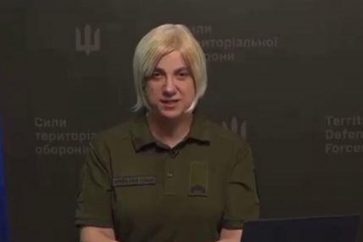 Sarah Ashton-Cirillo porte-parole des Forces de défense territoriale ukrainiennes.
