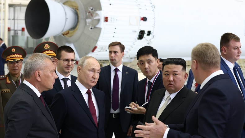 Vladimir Poutine accueille Kim Jong-un au cosmodrome Vostotchny