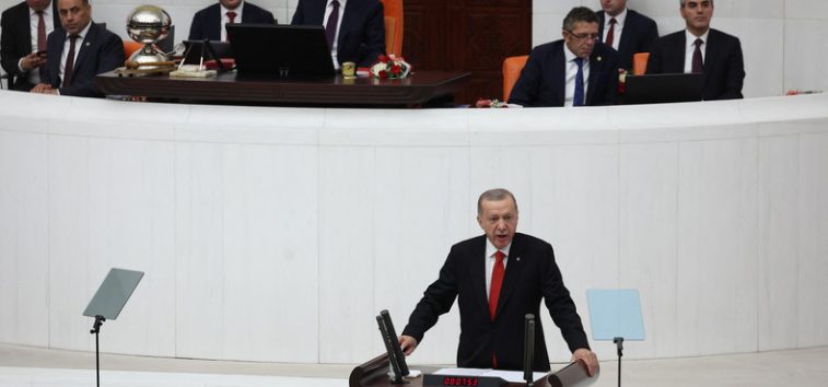 <a href="https://french.almanar.com.lb/2709225">Erdogan met en garde l&rsquo;UE et les &laquo;&nbsp;terroristes&nbsp;&raquo; après un attentat au cœur d&rsquo;Ankara</a>