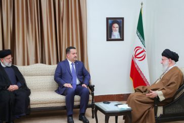 Le Leader de la Révolution islamique, l'Ayatollah Sayed Ali Khamenei (à droite) et le Premier ministre irakien Mohammed Chia al-Soudani se rencontrent à Téhéran le 6 novembre 2023. (Photo via Khamenei.ir)