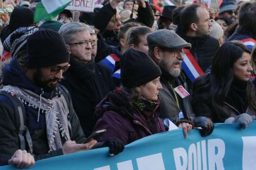 Manifestation à Paris réclamant un cessez-le-feu permanent à Gaza, le 2 décembre 2023.