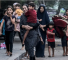 Des femmes et des enfants palestiniens à Gaza, fuyant les bombardements israéliens.