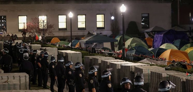 <a href="https://french.almanar.com.lb/2926849">La police de New York intervient pour déloger les étudiants pro-palestiniens de Columbia</a>