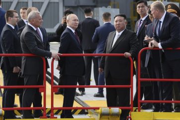 Vladimir Poutine et Kim Jong-Il en septembre 2024 au cosmodrome Vostotchny, dans l'Extrême-Orient russe. En savoir plus sur RT en français: https://francais.rt.com/russie/111691-kremlin-annonce-visite-poutine-coree