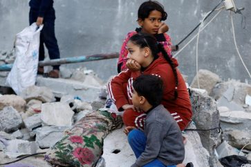 Des enfants palestiniens à Rafah, le 29 décembre 2023. ©Reuters