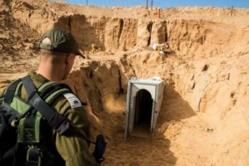 Un soldat israélien devant un tunnel à Gaza (illustration)