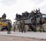 Des soldats de l'armée syrienne avancent dans la ville de Tall Sultan en direction de la ville de Saraqeb, dans la province d'Idlib, dans le nord-ouest de la Syrie, le 5 février 2020. ©AFP