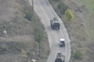 Les véhicules de l'occupation israélienne à Wadi al-Huajir, violant le cessez-le feu avec le Liban.