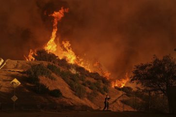 Les dommages causés par les incendies en Californie devraient se chiffrer en dizaines de milliards de dollars