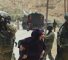 Des soldats israéliens lors de la destruction d’habitation de Palestiniens au sud d’AlKhalil Hebron, en Cisjordanie occupée, mercredi 28 mai 2025. | MOSAB SHAWER /MIDDLE EAST IMAGES VIA AFP