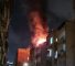 Incendie due à la chute d'un missile iranien à Holon, au sud de Tel Aviv.