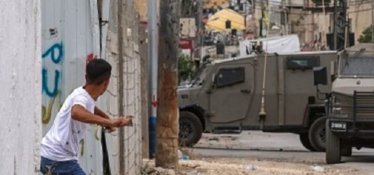 <a href="https://french.almanar.com.lb/3327172">Escalade israélienne en Cisjordanie : Arrestations, raids et attaques de colons dans des villages au sud de Naplouse</a>