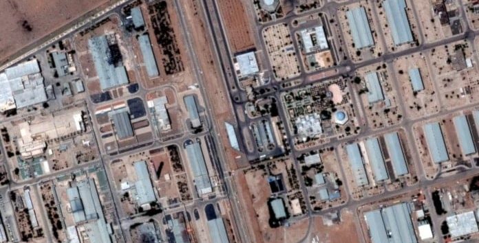 <a href="https://french.almanar.com.lb/3319120">Centre américain : l’Iran aurait comblé les tunnels du site nucléaire d&rsquo;Ispahan avant l’attaque américaine</a>