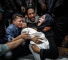 Une mère pleure son bébé ayat péri de faim à Gaza, le 26 juin 2025.