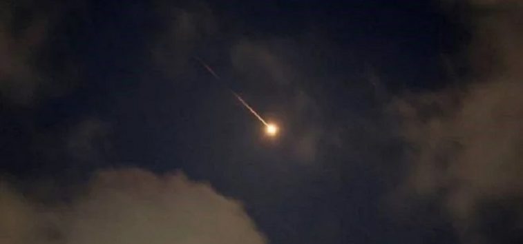 <a href="https://french.almanar.com.lb/3328921">Un missile balistique yéménite frappe &laquo;&nbsp;Israël&nbsp;&raquo;, les sirènes retentissent à alQods et à Hashfela</a>