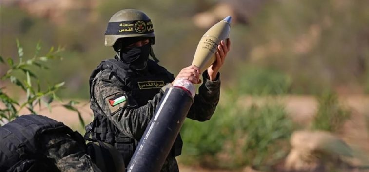 <a href="https://french.almanar.com.lb/3328987">La résistance palestinienne bombarde des rassemblements israéliens et fait exploser un véhicule militaire au nord de Khan Younis, au sud de la bande de Gaza.</a>