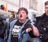 Une manifestante ensanglantée arrêtée par la police allemande lors d’un rassemblement pacifique pro-palestinien à Berlin, en Allemagne, le 29 août 2025. © Anadolu