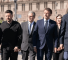 Le Premier ministre polonais, Donald Tusk, le président ukrainien, Volodymyr Zelensky, et son épouse, Olena Zelenska, le Premier ministre britannique, Keir Starmer, le président français Emmanuel Macron, et le chancelier allemand, Friedrich Merz, à Kiev, le 10 mai 2025. ©Reuters