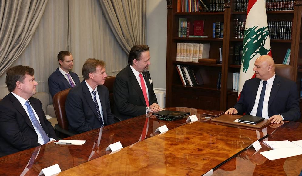 Entretien entre le chef d'Etat Joseph Aoun et une délégation US au palais présidentiel.